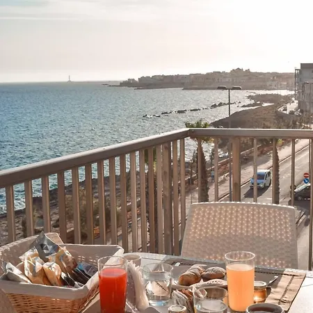 Guest house La Scogliera 3*