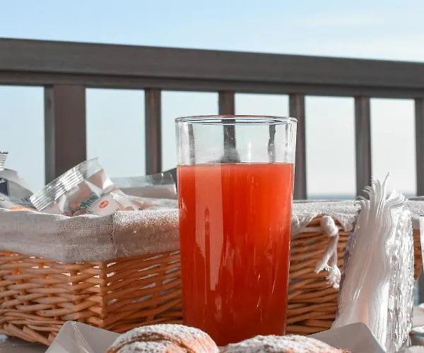 Guest house La Scogliera 3*